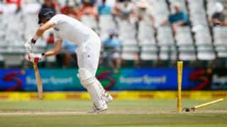 South Africa make merry as England lose flurry of wickets at lunch, Day 5, second Test at Cape Town